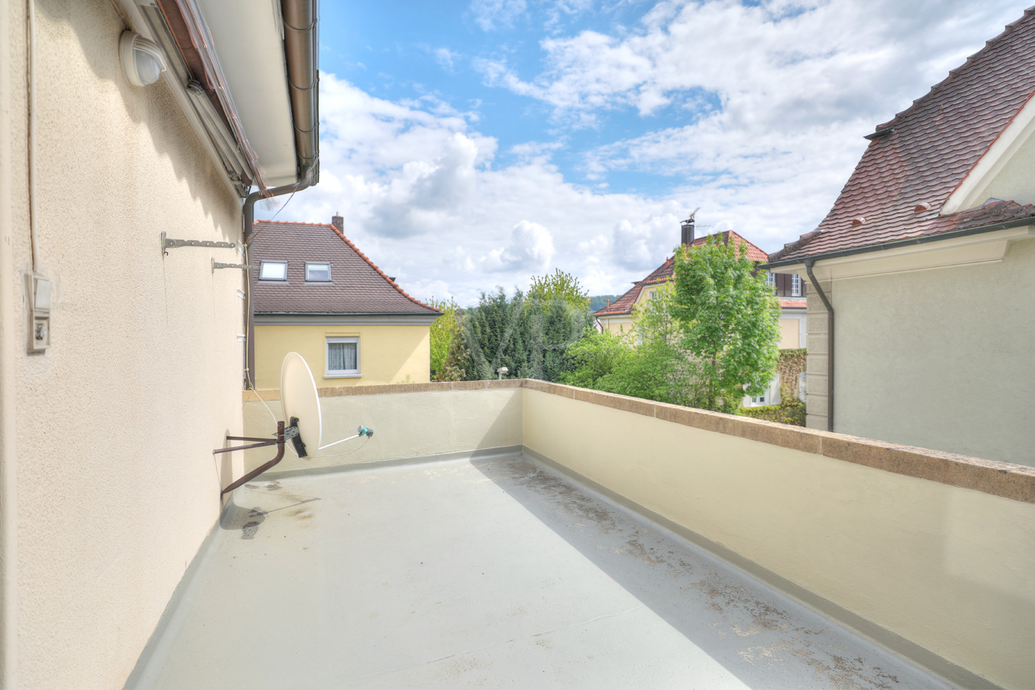 Großer Balkon OG