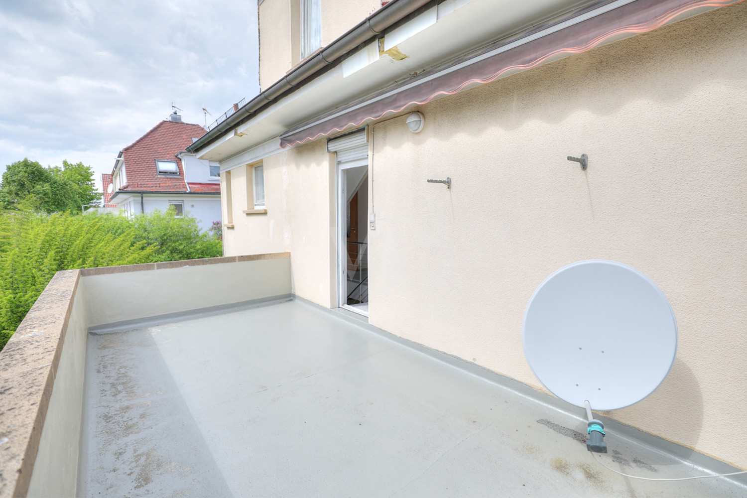 Großer Balkon OG