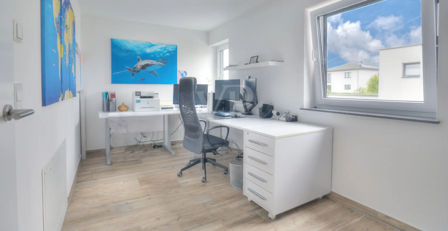 Arbeits- /Kinderzimmer