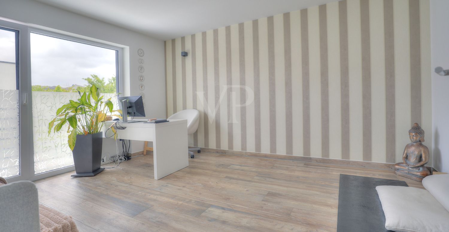 Arbeits- /Kinderzimmer