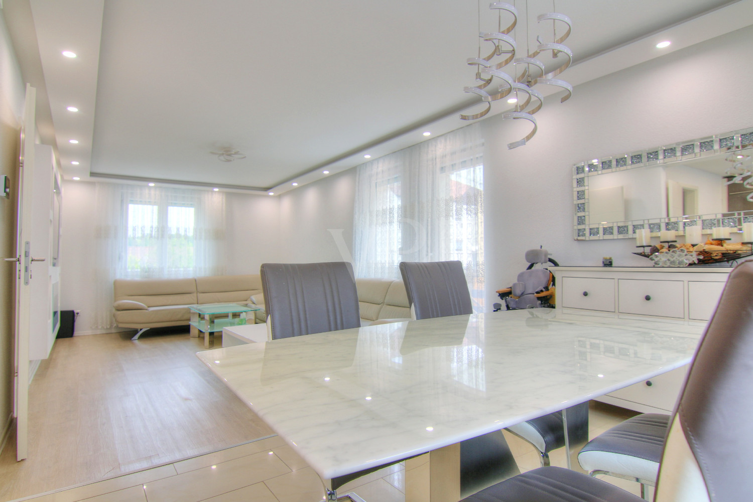 Wohn- und Esszimmer
