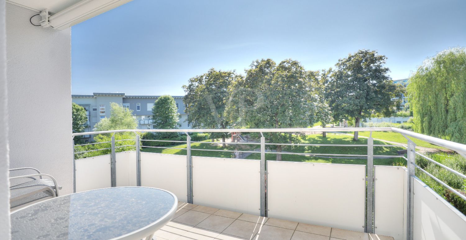 Balkon 2 (West-Ausrichtung, vom Wohn- und Kinderzimmer erreichbar)