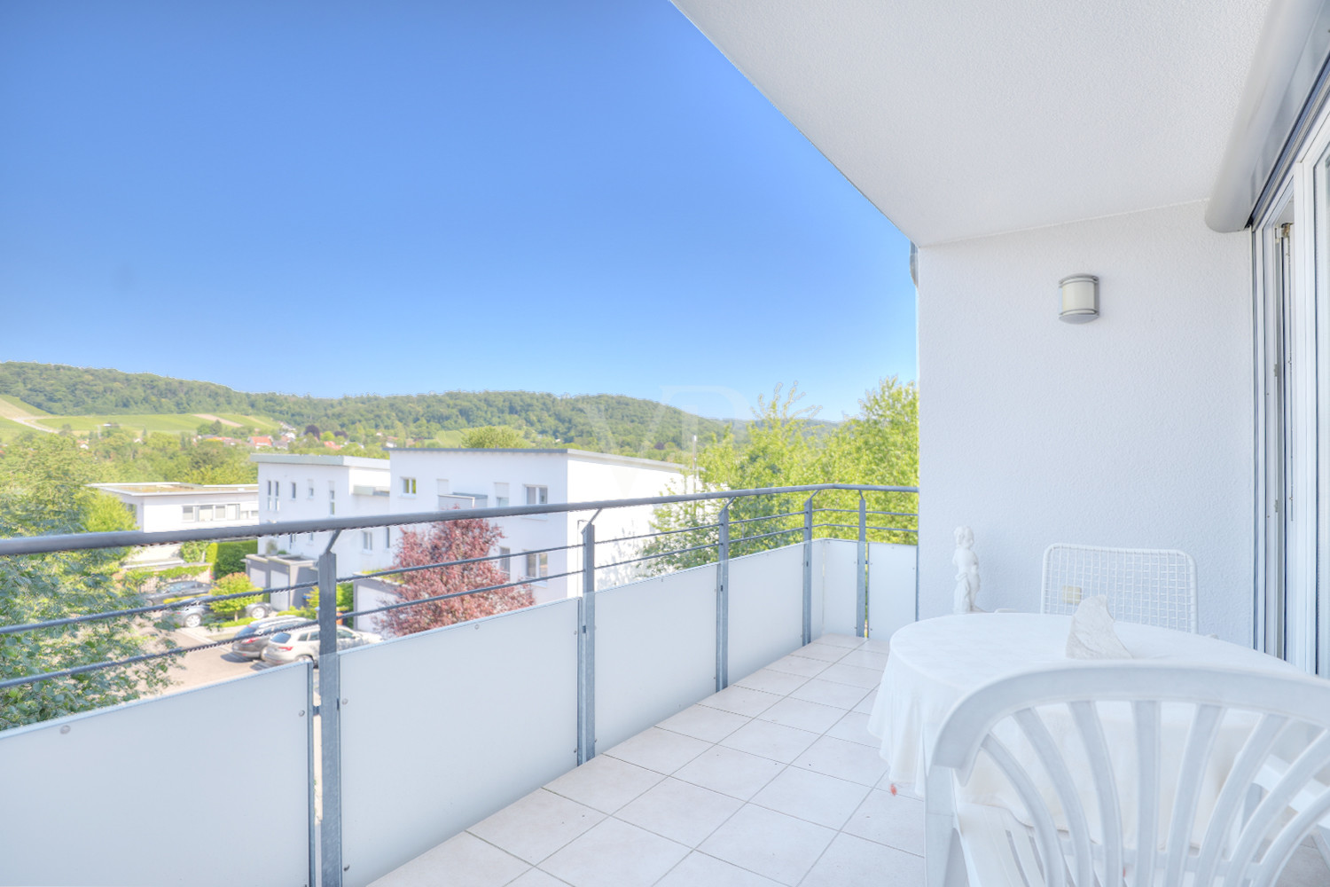 Balkon 1 (Ost-Ausrichtung, vom Esszimmer erreichbar)