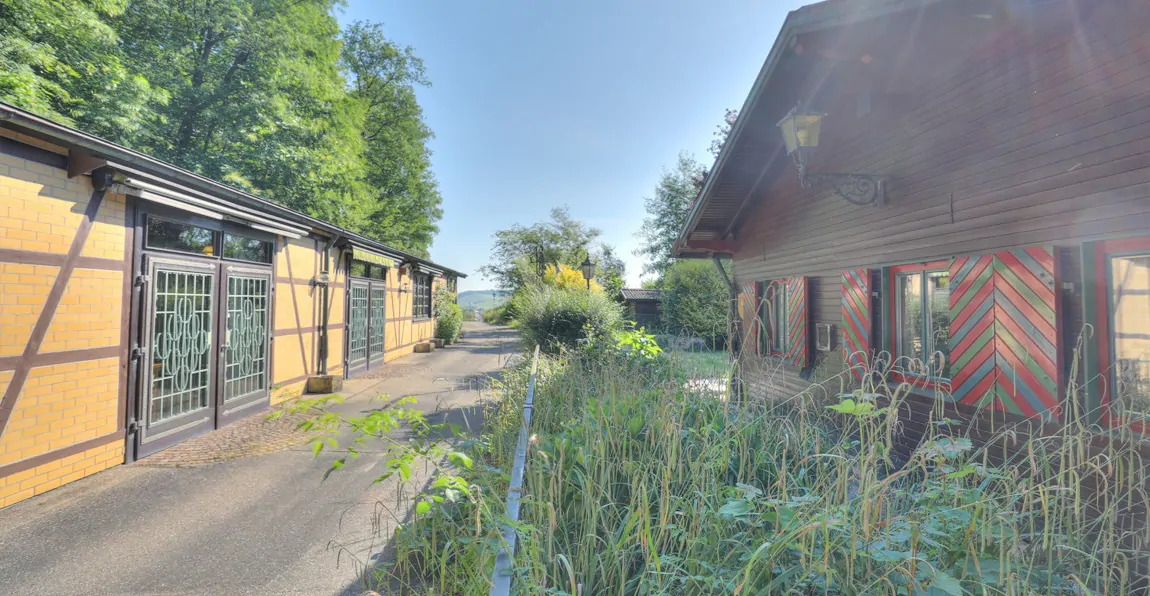 Gästehaus mit Nebenhaus