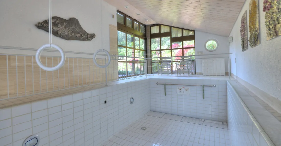 Indoor Pool Haupthaus