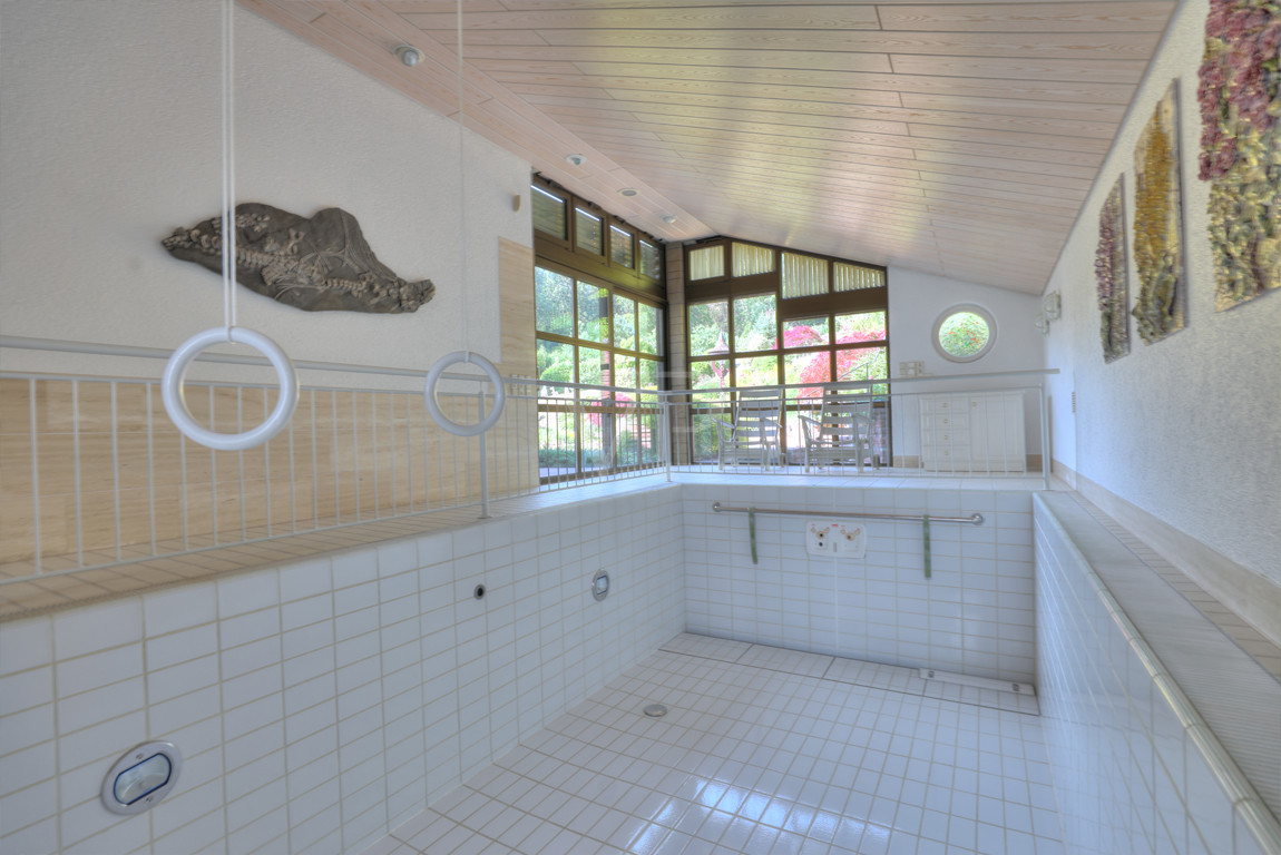 Indoor Pool Haupthaus