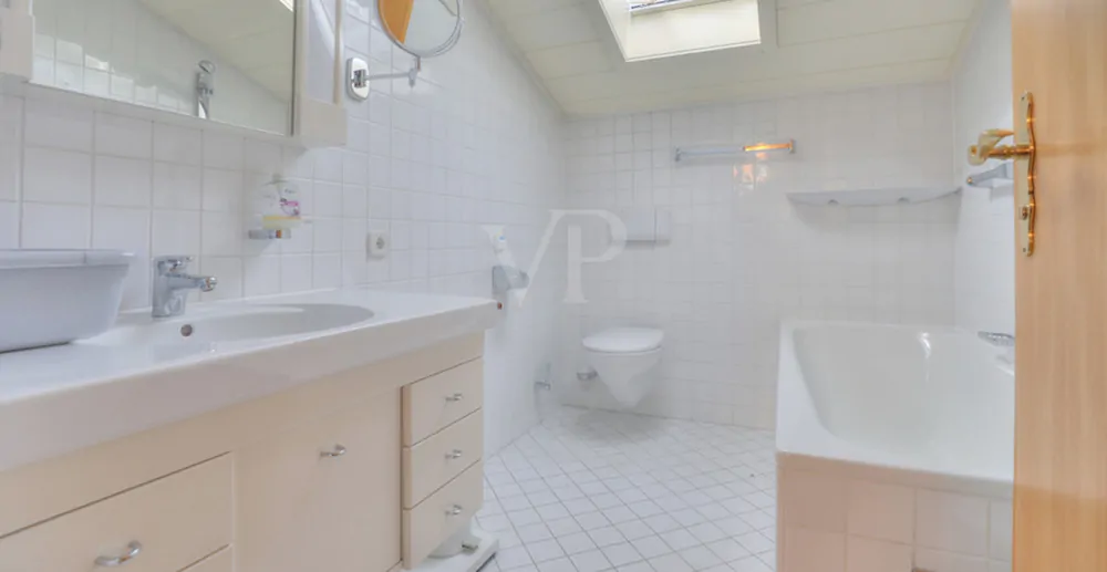 Haus I - Badezimmer Dachgeschoss