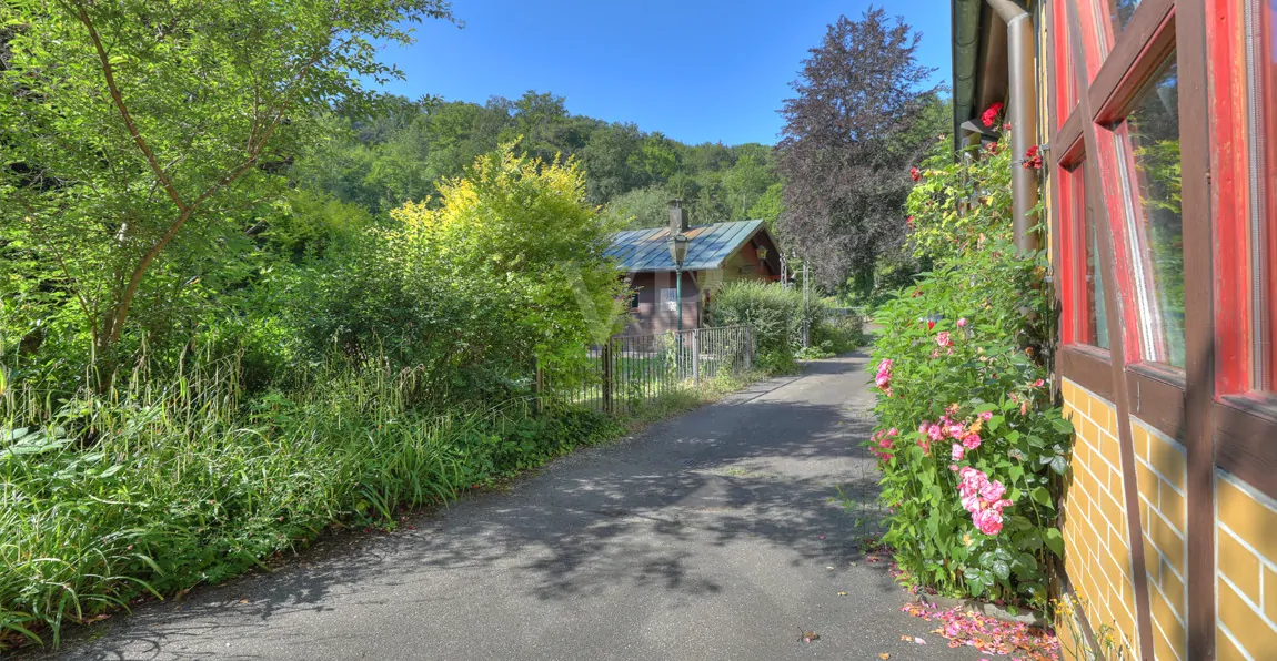 Gästehaus mit Nebengebäude (ELW)