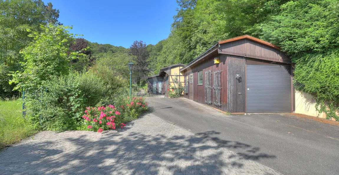 Zufahrt Grundstück oben