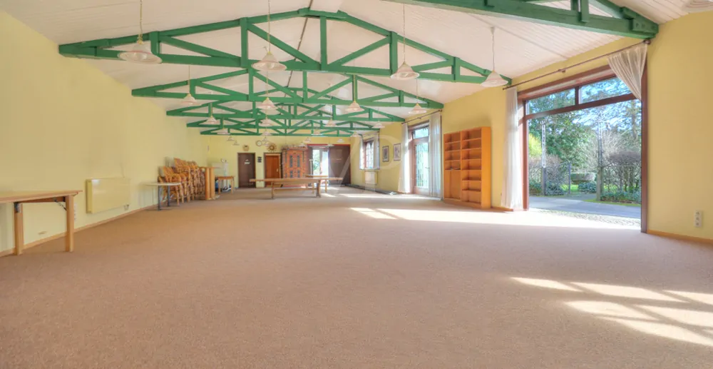 Nebenhaus II Halle mit ELW, Küche und Sanitär