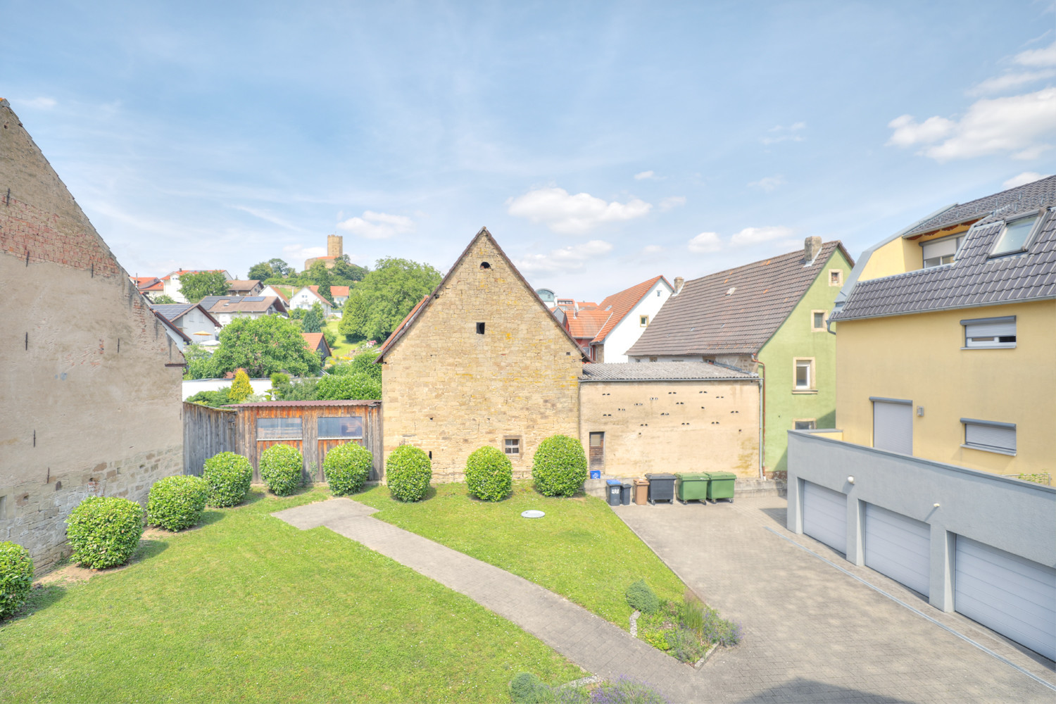 Aussicht Arbeits-/Schlafzimmer (Richtung Burg Steinsberg)