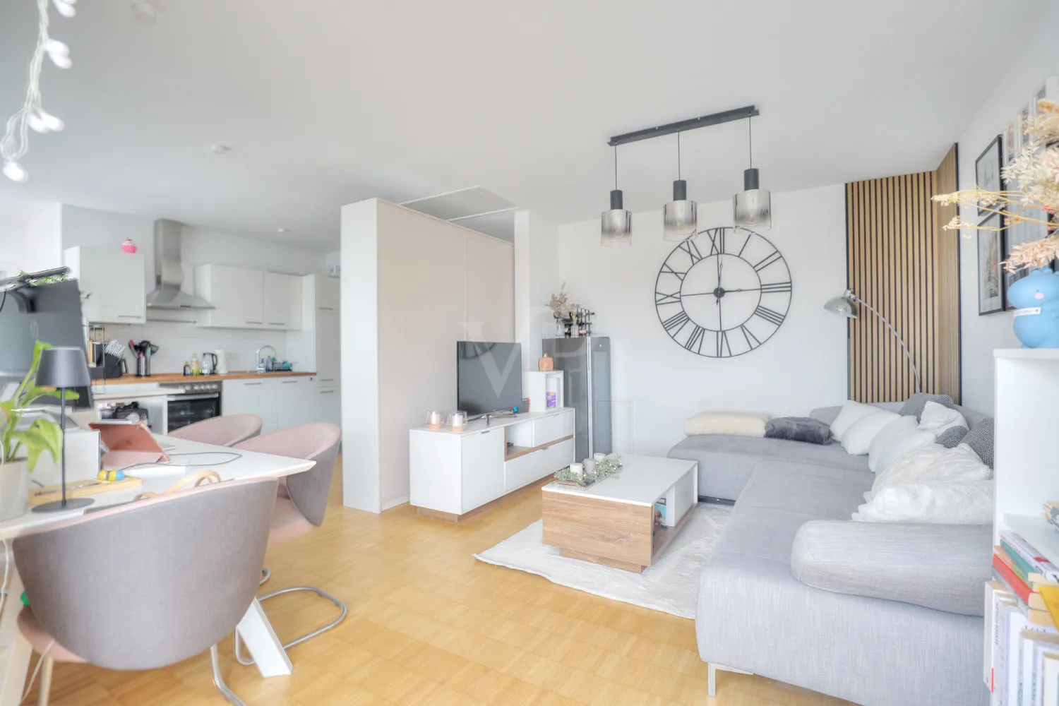 Penthouse charm above the rooftops of Heilbronn – stylish living in the heart of the city