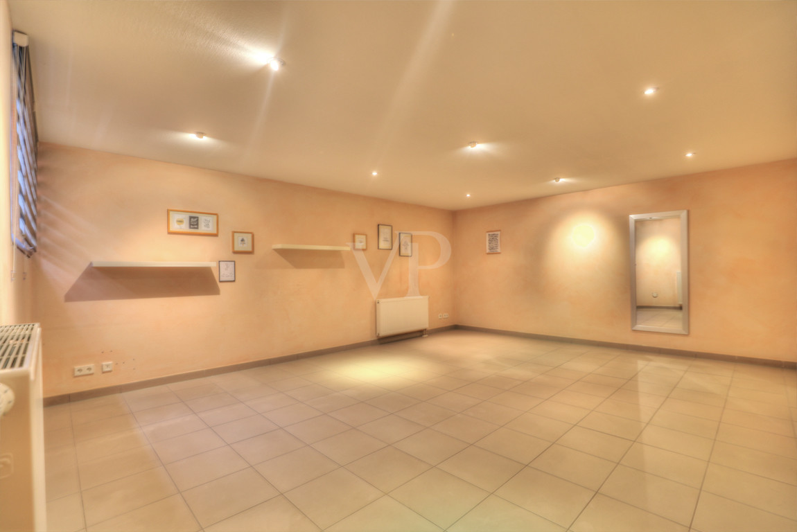 Büro UG