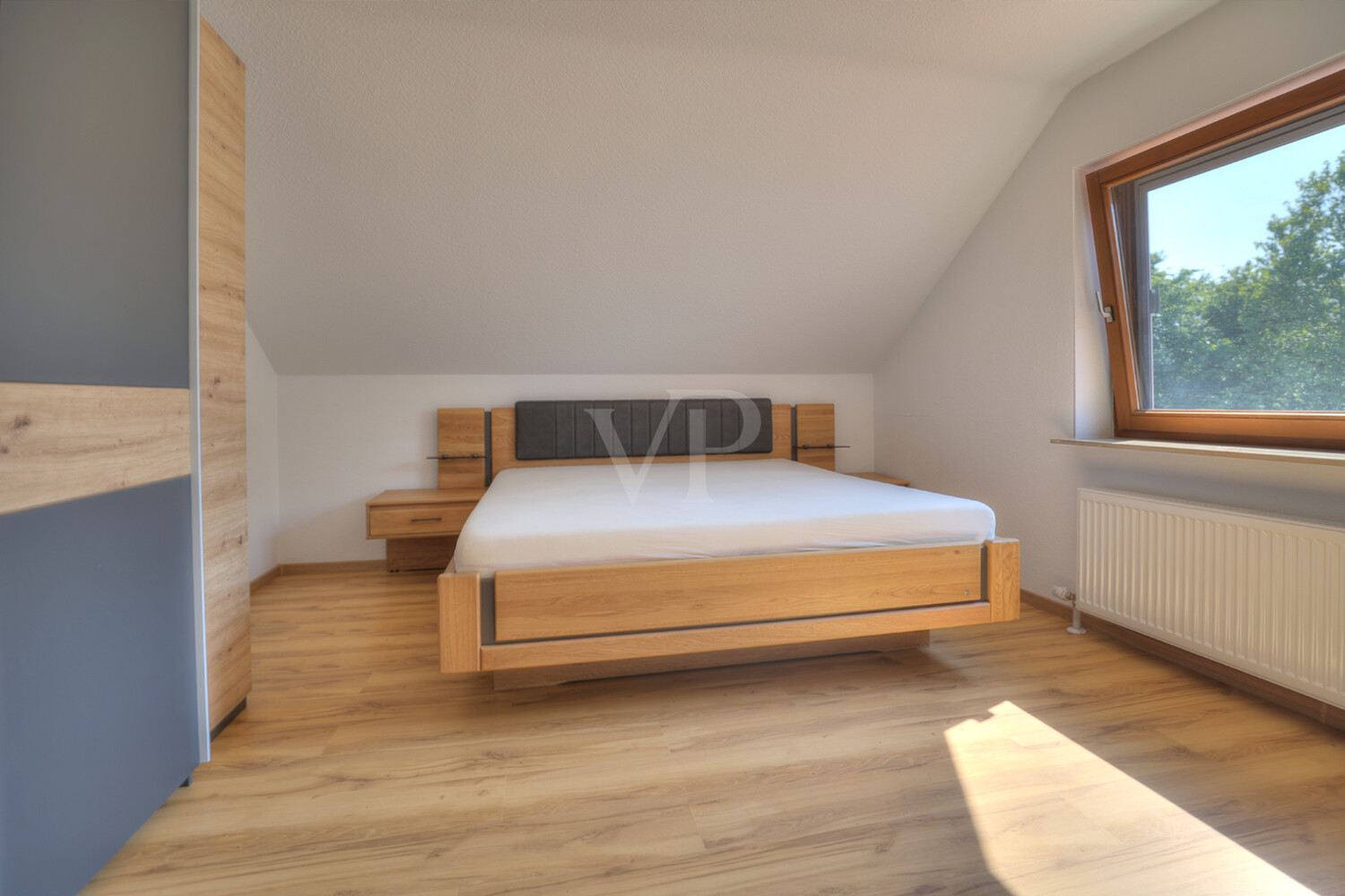 Schlafzimmer DG