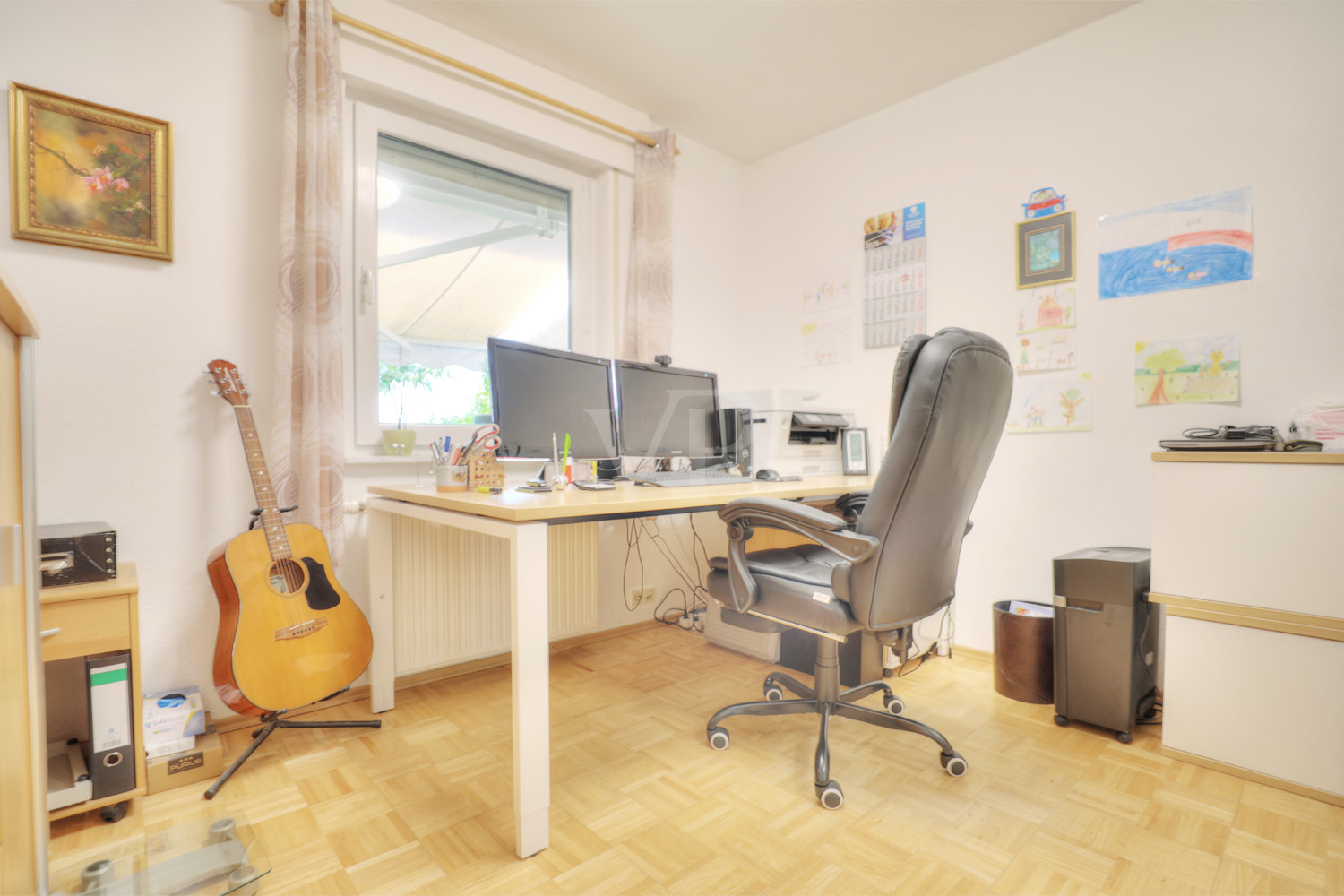 Büro EG