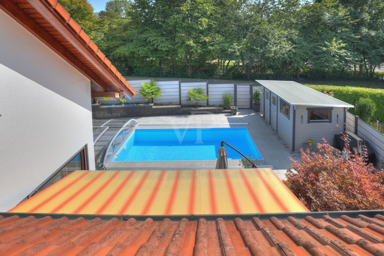 Poolansicht DG