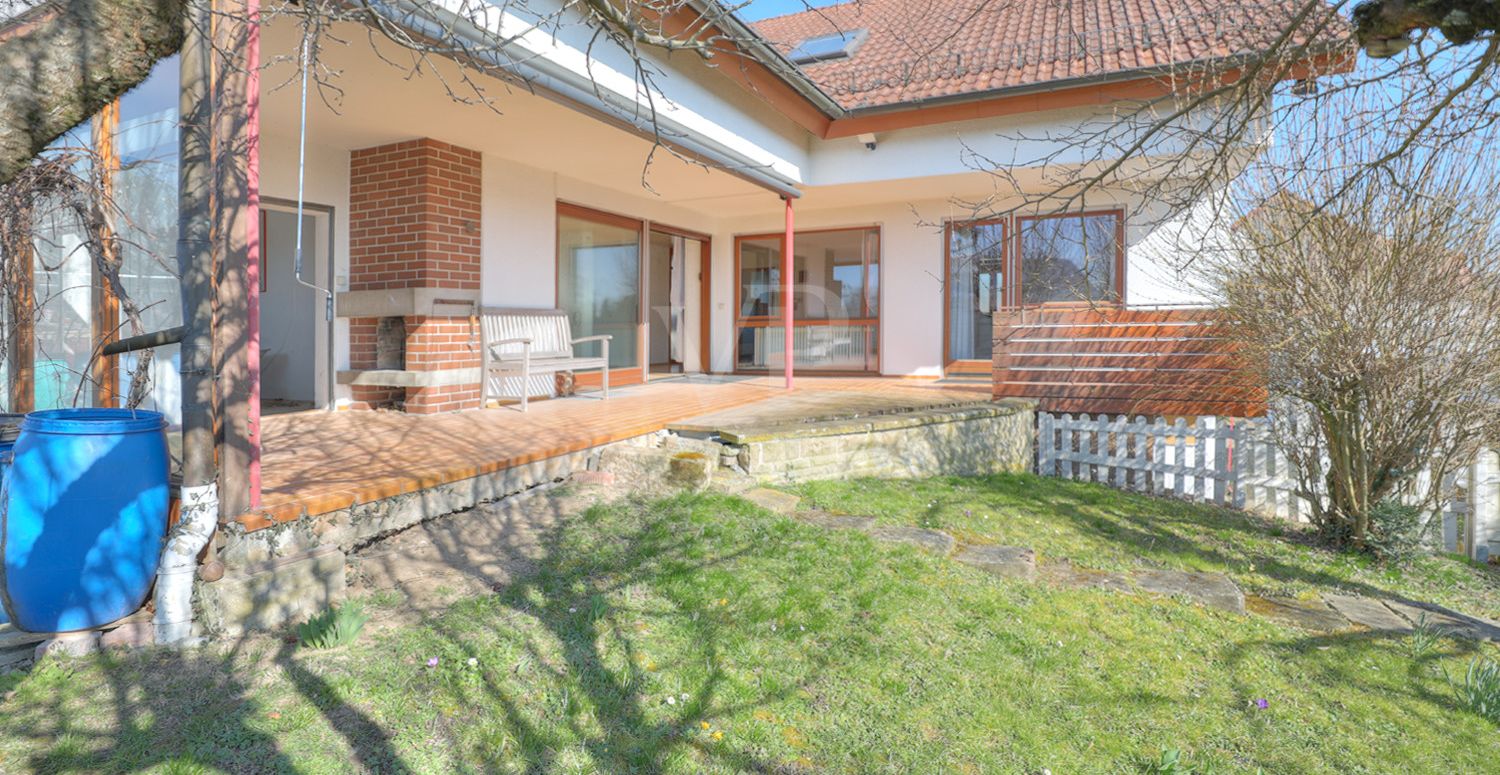 Terrasse + Garten