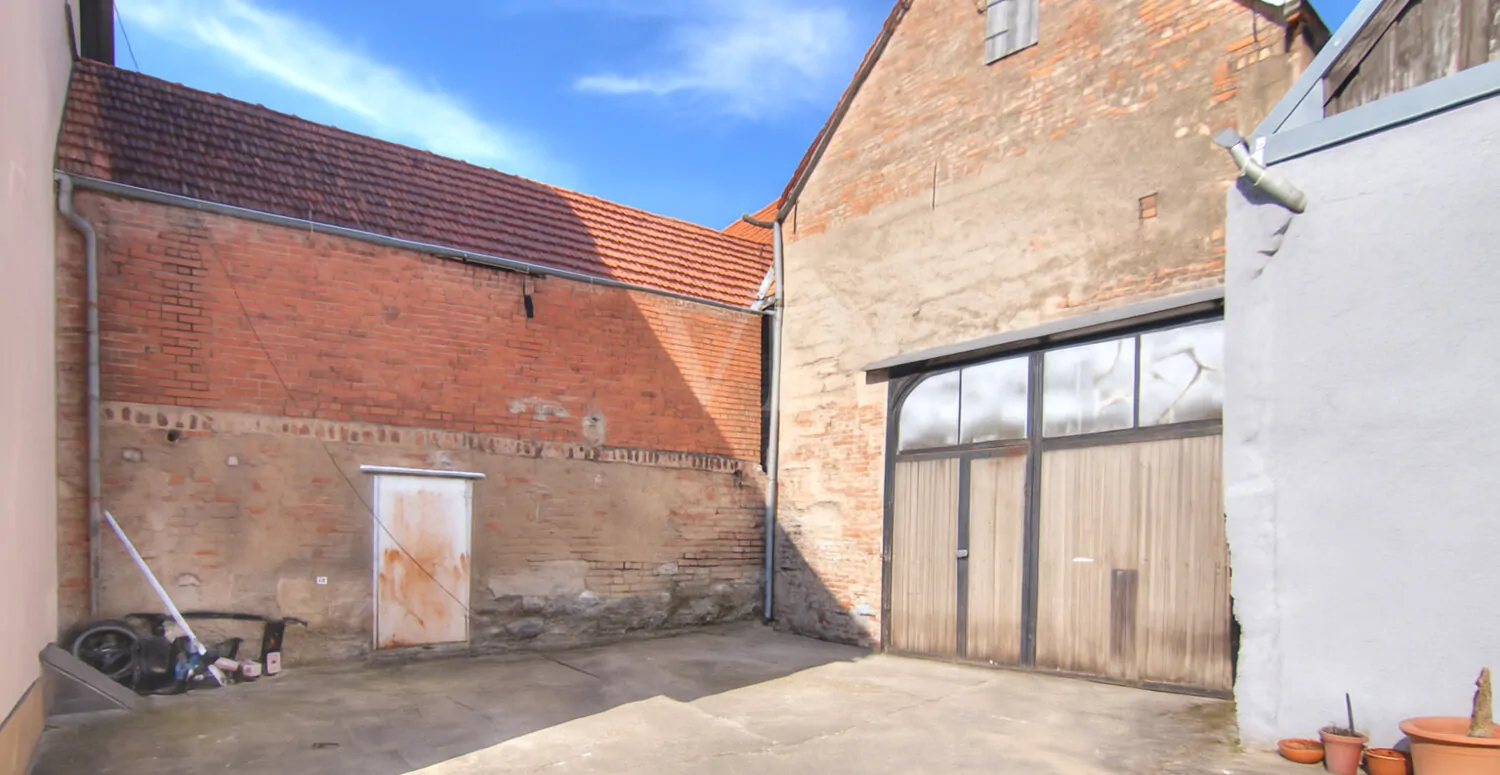 Stellplatz + Scheune