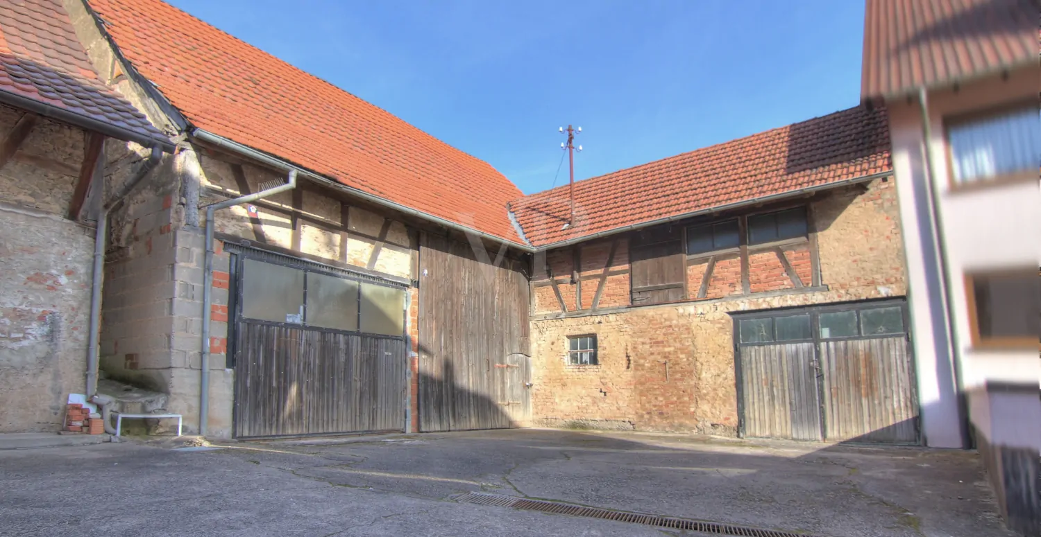 Ansicht Scheune + Zufahrt