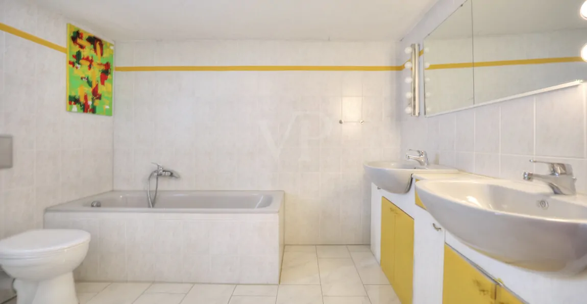 Badezimmer OG Haupthaus