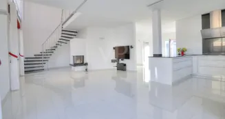 von_poll_real_estate_property_25188707_image_8