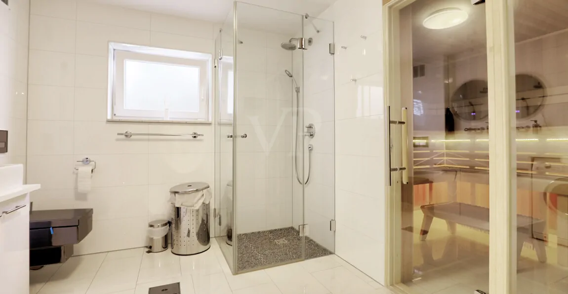 Badezimmer + Sauna UG