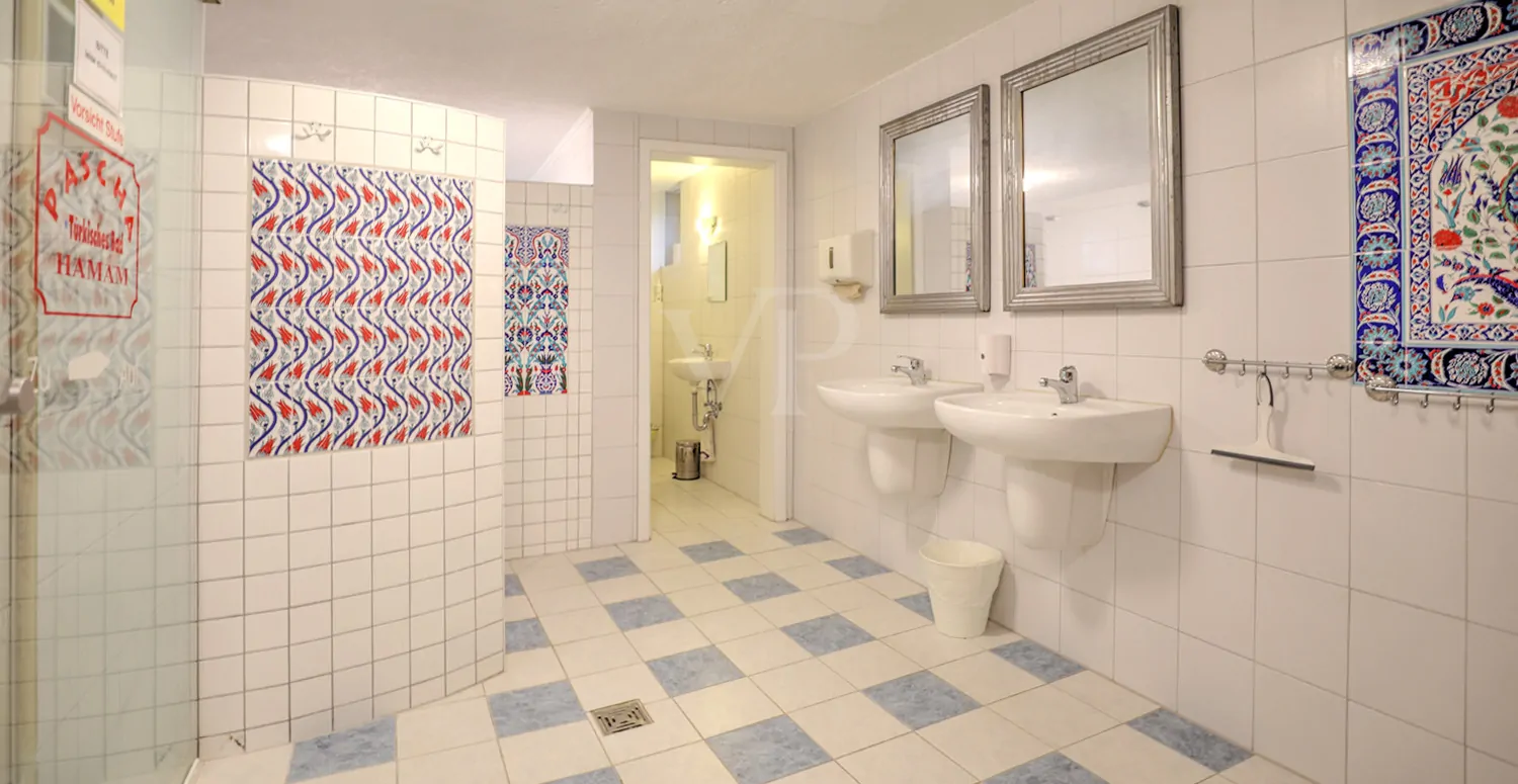 Untergeschoss Dusche + WC Hamam