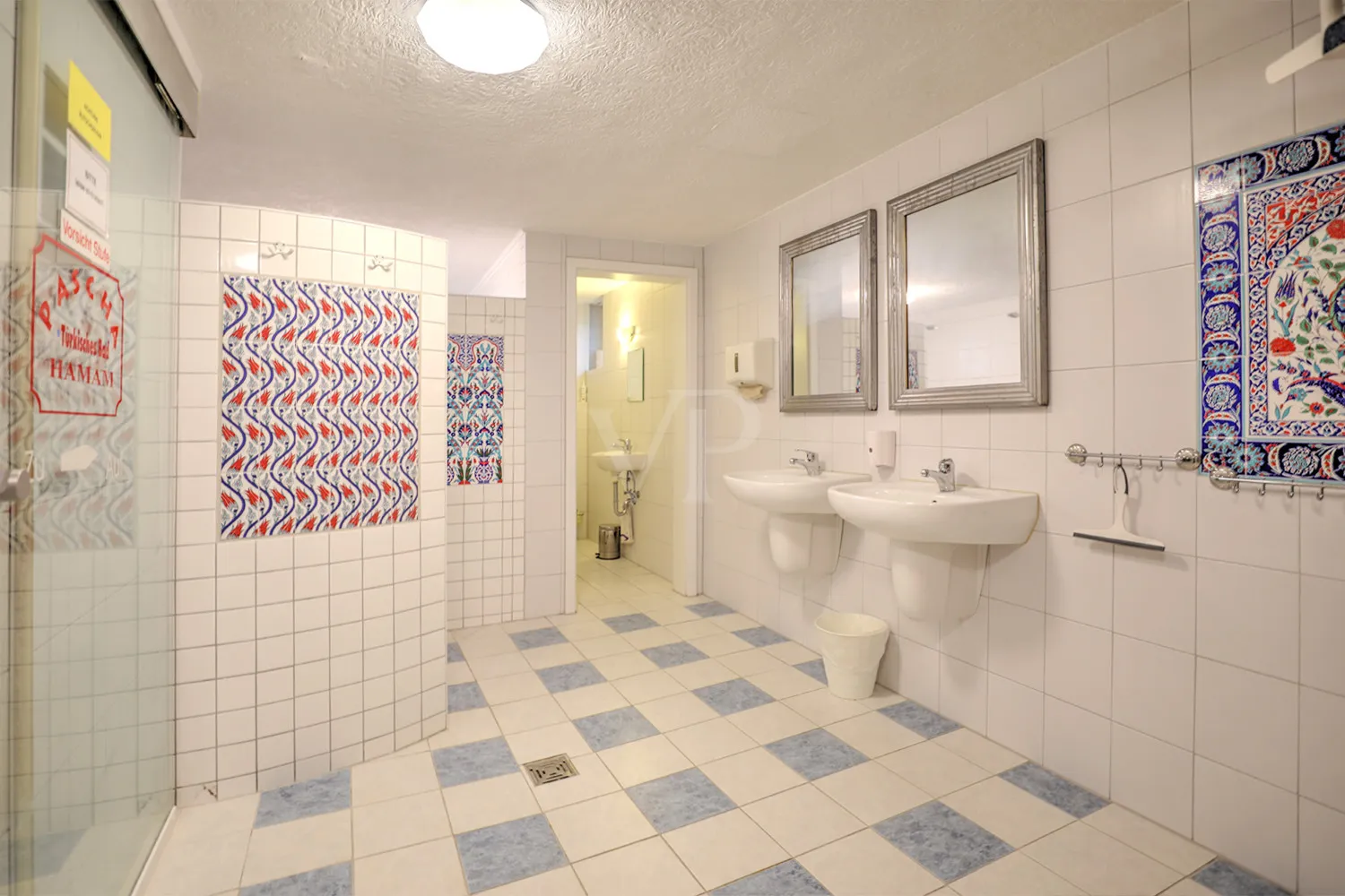 Untergeschoss Dusche + WC Hamam