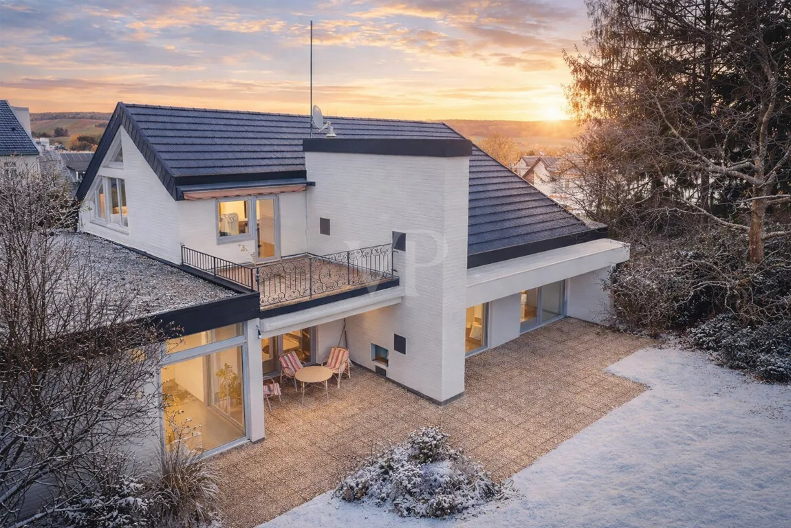 Charmante Villa in gepflegter Umgebung mit großzügigem, blickgeschütztem Garten