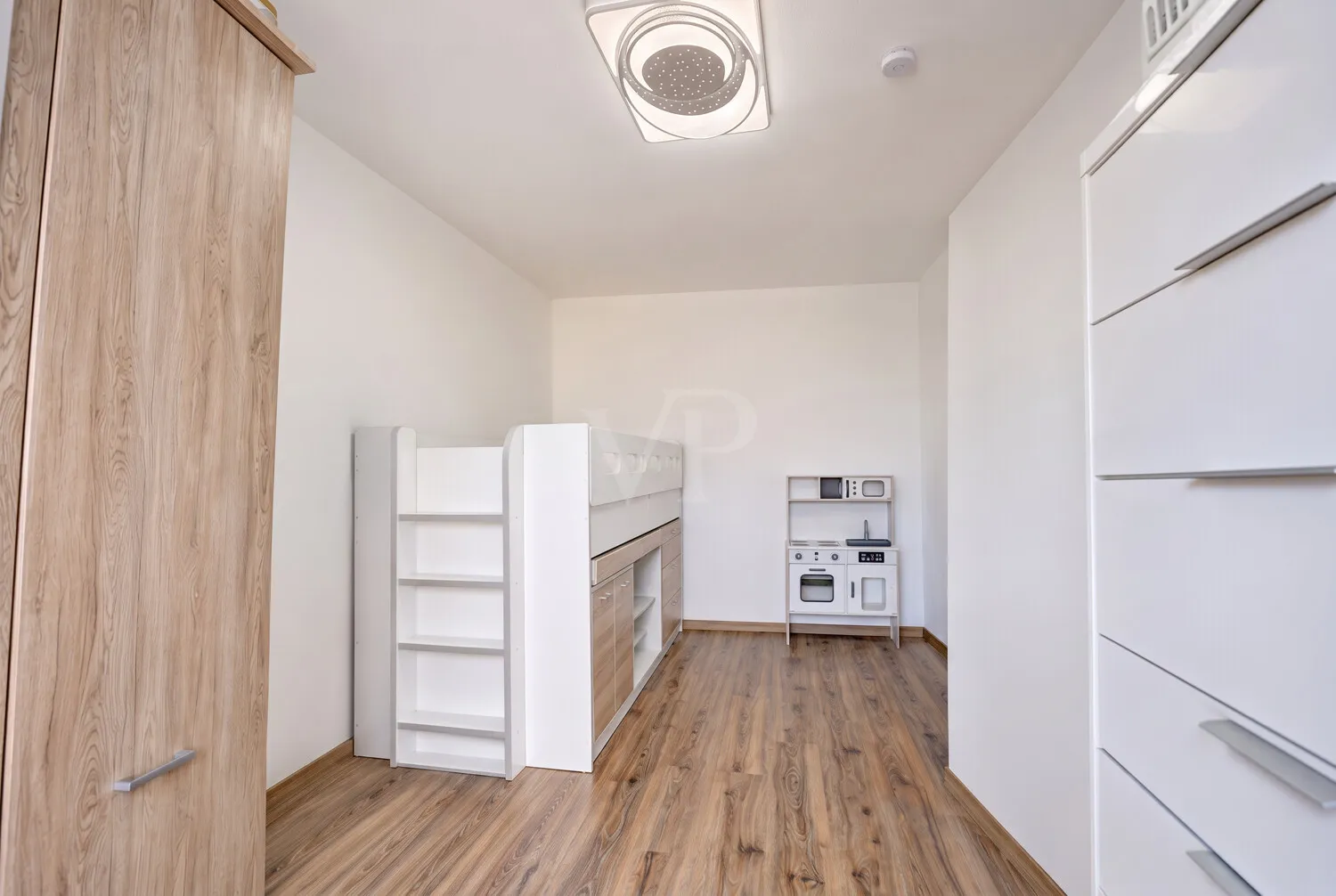 Schlafzimmer / mögliches Esszimmer