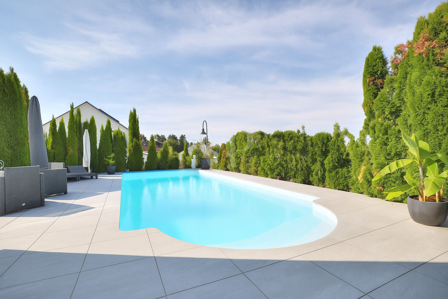 Poolansicht I