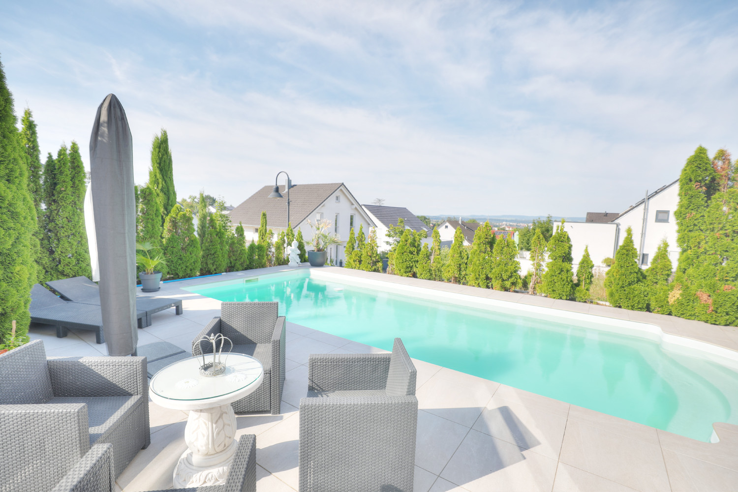 Poolansicht II