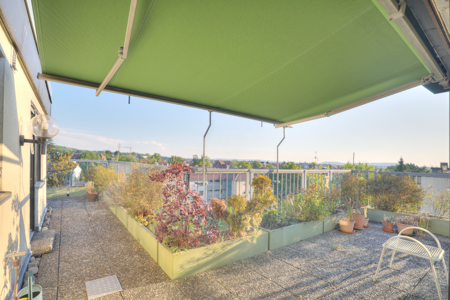 Terrasse mit Markise
