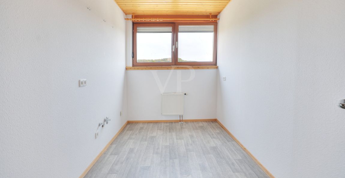 Gästezimmer / mögliche Küche OG