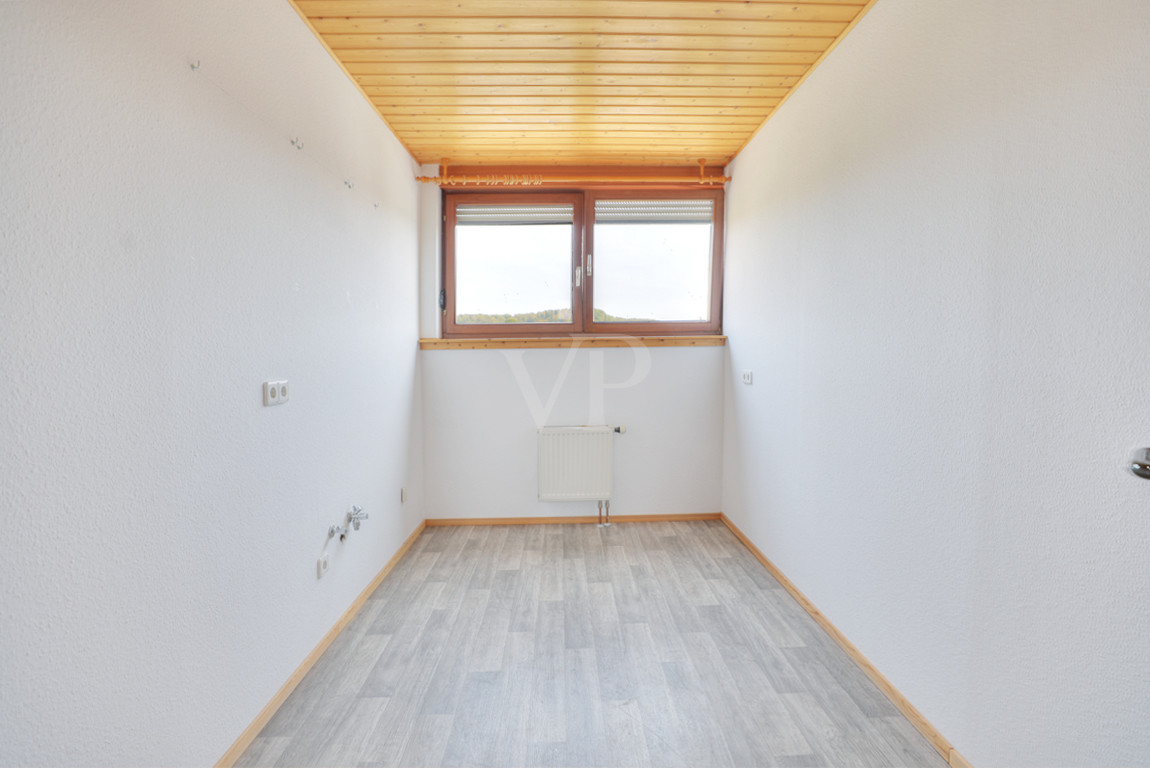 Gästezimmer / mögliche Küche OG