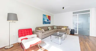 von_poll_real_estate_property_25091003_image_9