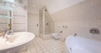 von_poll_real_estate_property_25169030_image_11