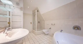 von_poll_real_estate_property_25169030_image_11