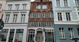 von_poll_real_estate_property_25091013_image_1