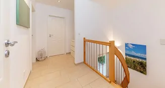 von_poll_real_estate_property_25169026_1_image_14