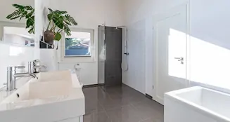 von_poll_real_estate_property_25091008_1_image_10