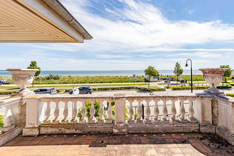Balkon mit traumhaftem Meerblick