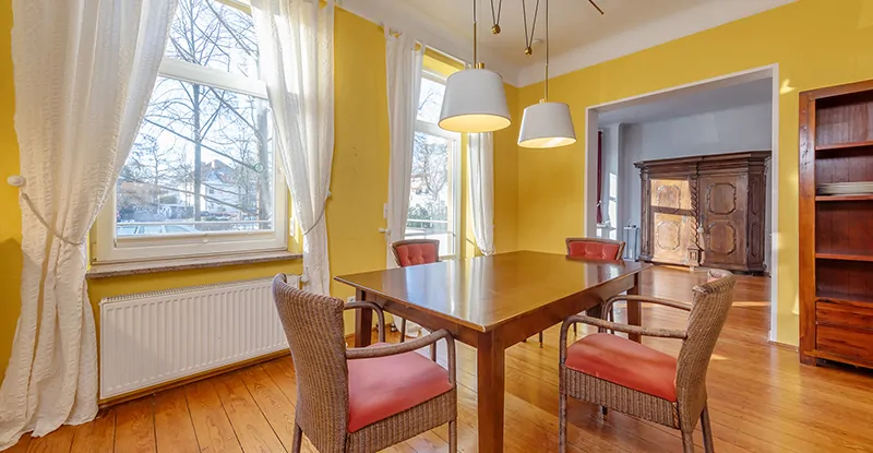 Erdgeschosswohnung: Küche mit Essbereich