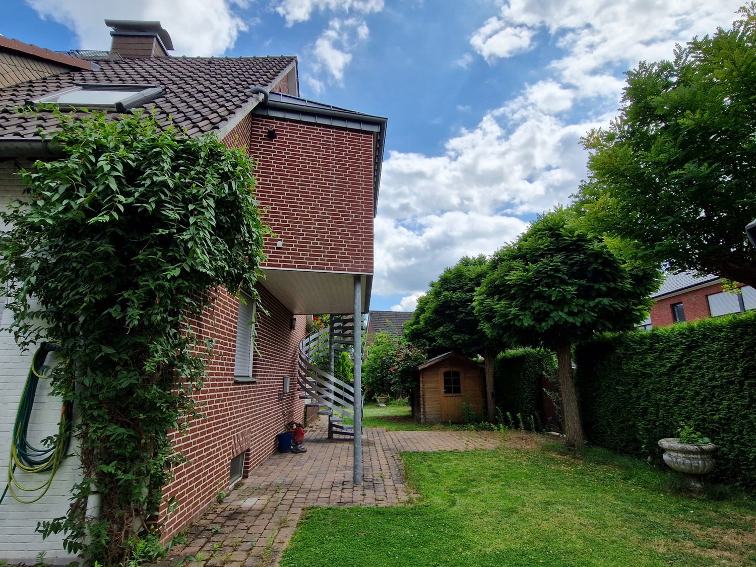 Blick Garten Seite