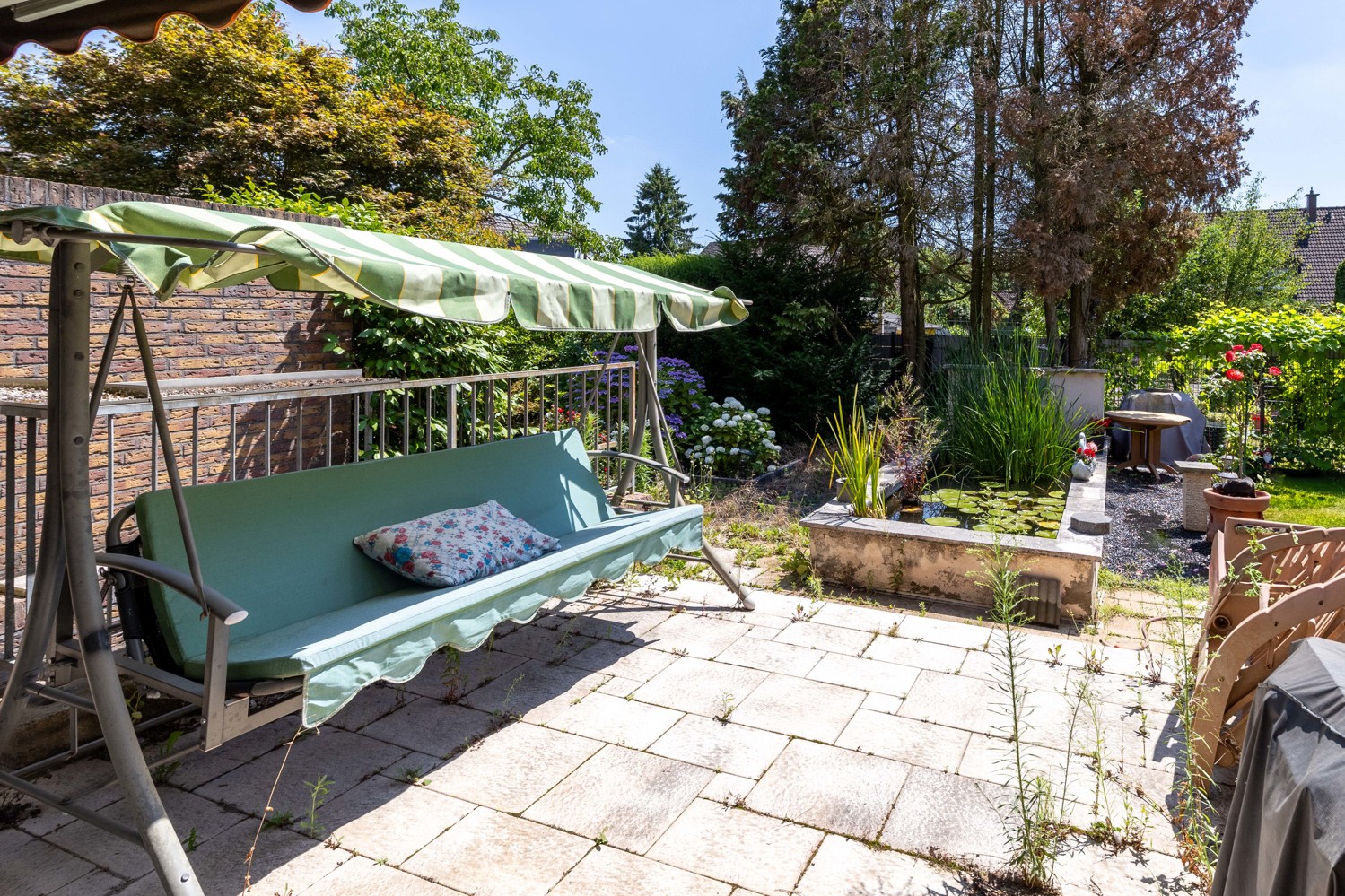 Garten mit Teich
