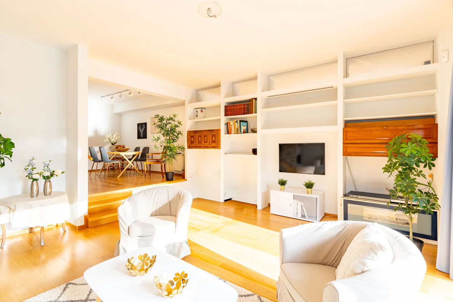 Wohnzimmer / Esszimmer