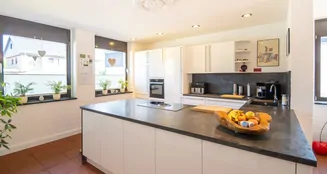 von_poll_real_estate_property_25047033d_image_2