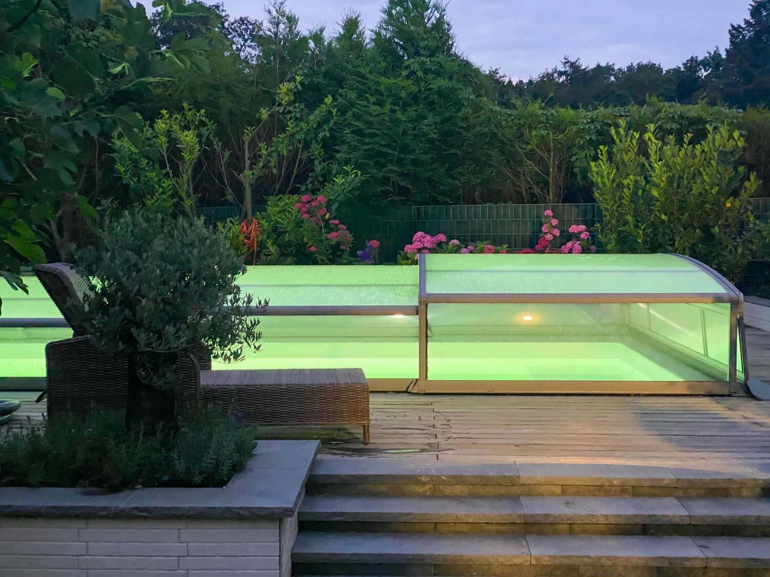 Pool mit geschlossener Überdachung