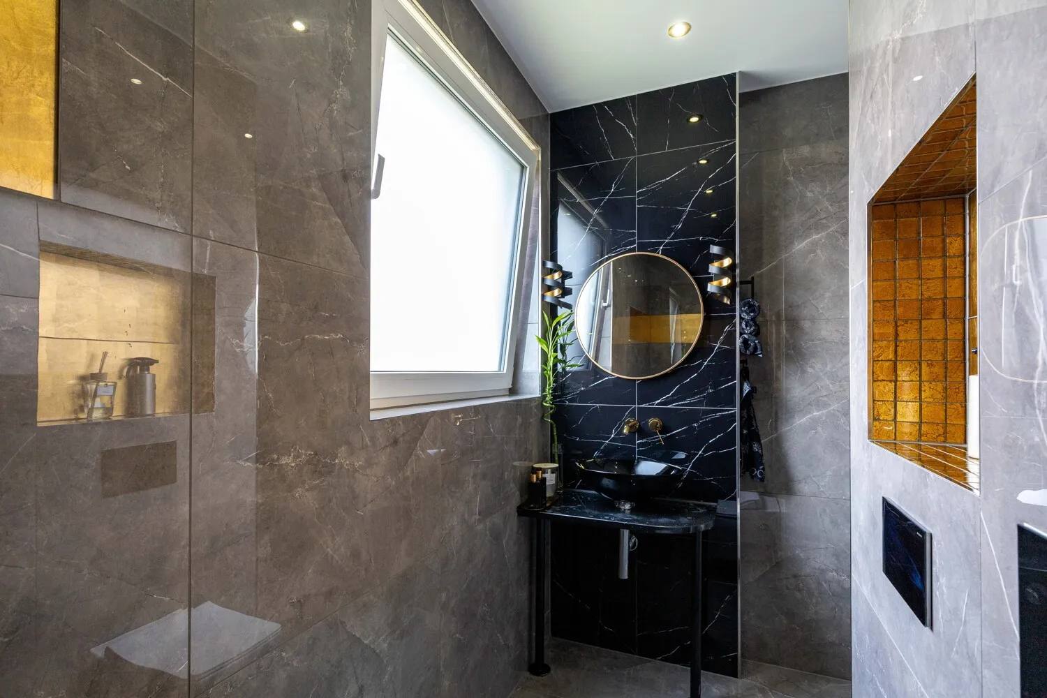 Designer-Gäste-WC mit Dusche