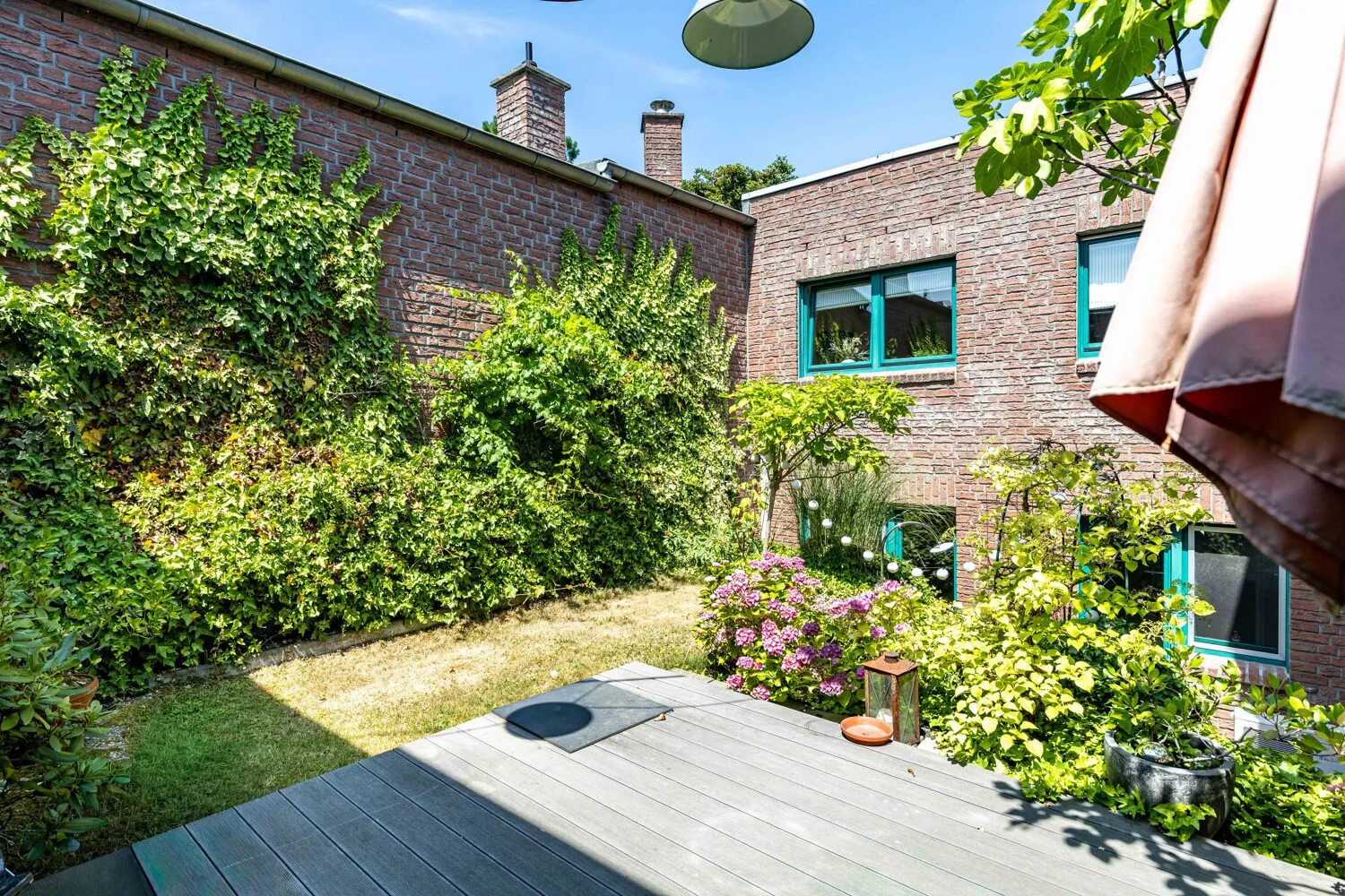 Terrasse und Garten